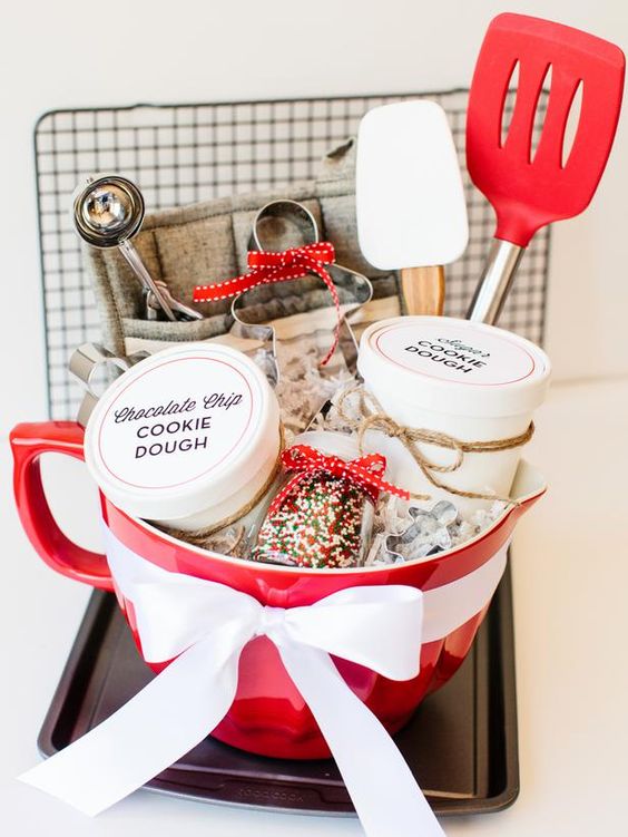 Kitchen themed gift basket!  Kitchen gift baskets, Bridal shower