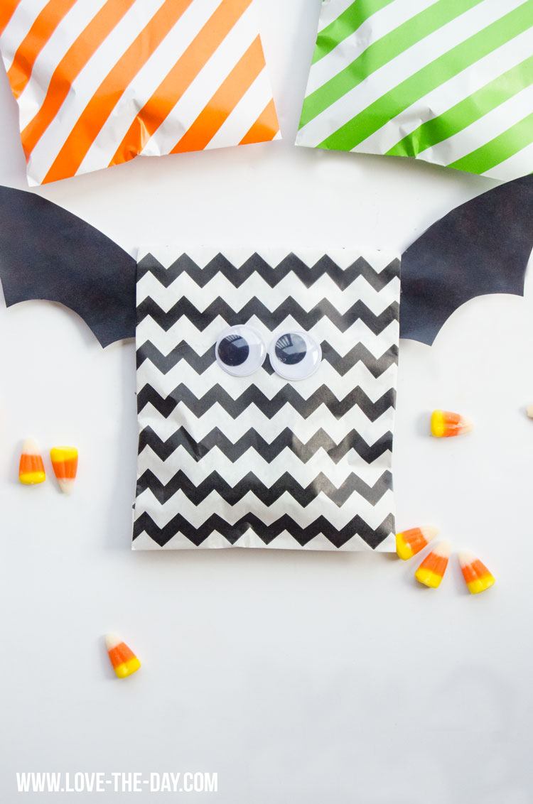 DIY Halloween Treat Bags & Free Printable by Love The Day