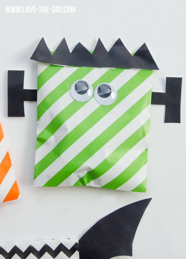DIY Halloween Treat Bags & Free Printable by Love The Day