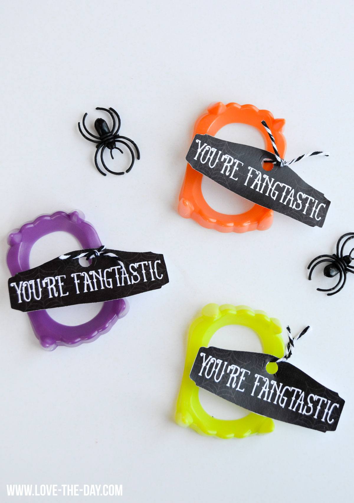 Fangtastic halloween idea & free printable