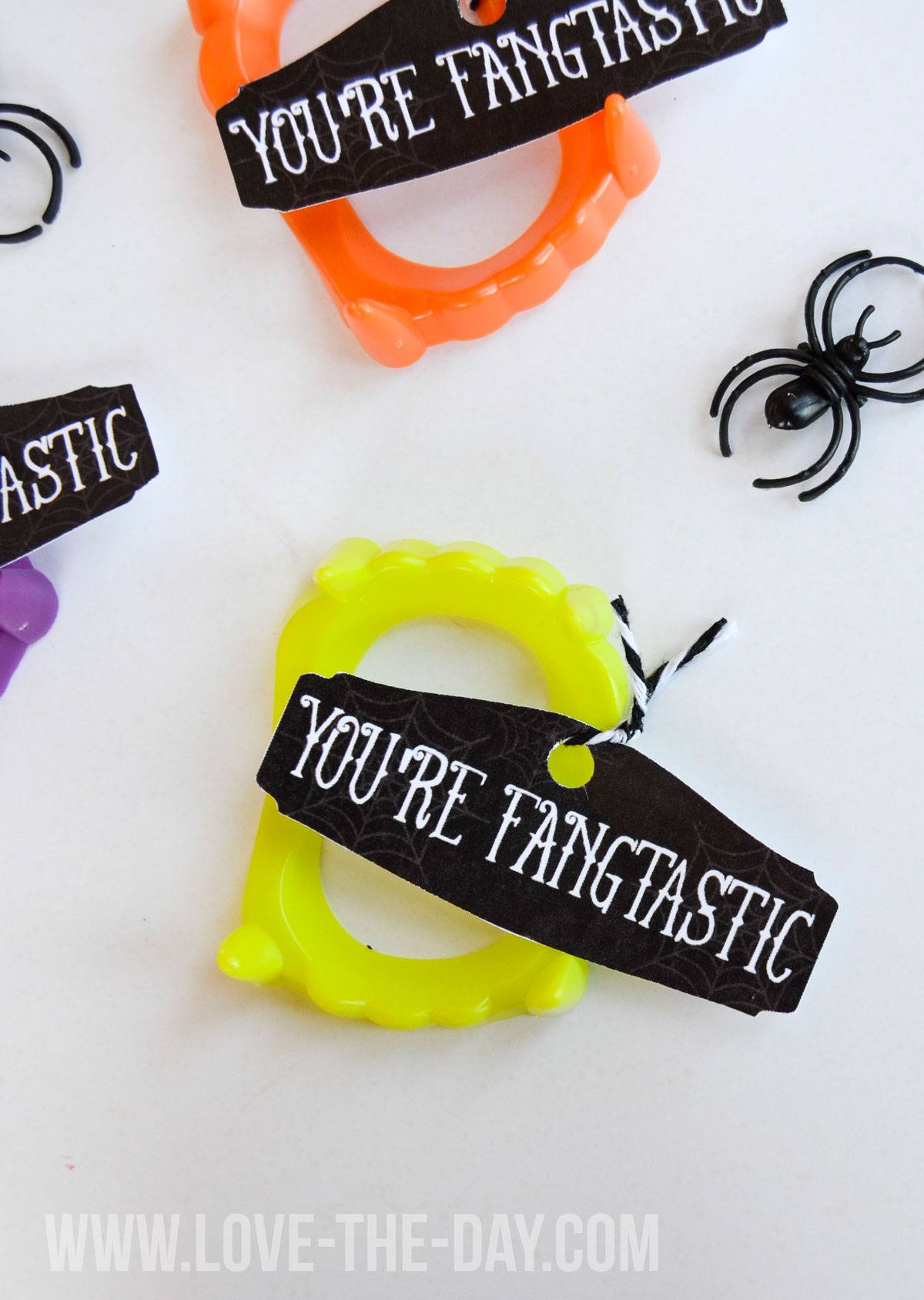 FANGtastic Halloween Idea & Free Printable by Love The Day