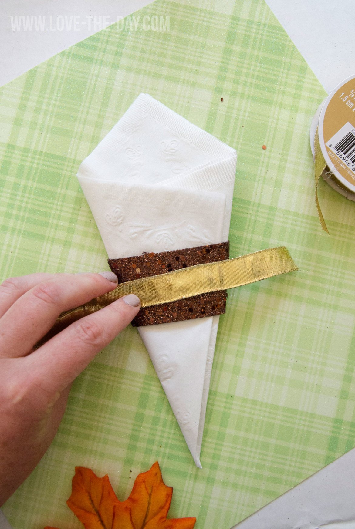 Paper Napkin Folding Idea with Chinet by Love The Day