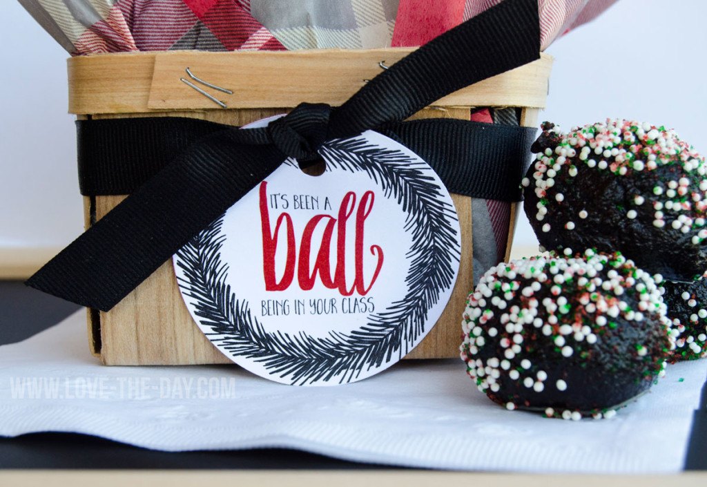 OREO Cookie Ball Christmas Gift Idea and FREE Printable by Love The Day