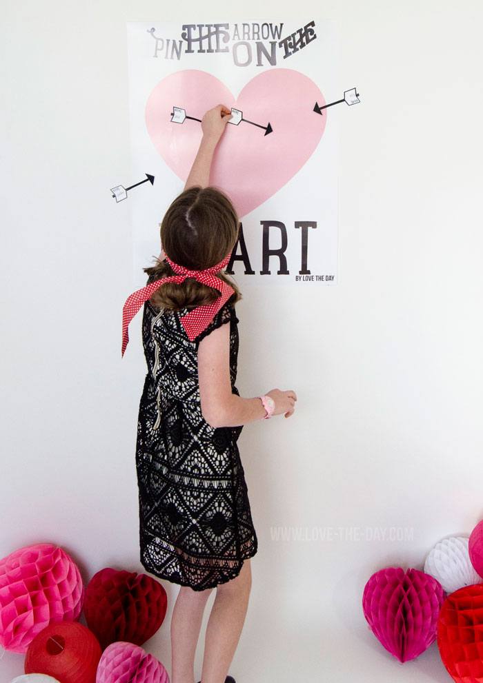 Valentine Party Games:: Pin The Arrow On The Heart by Love The Day