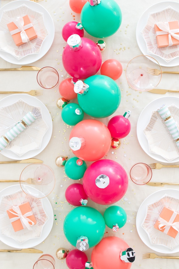15 Ways to Decorate a Table with a Balloon Centerpiece on Love the Day