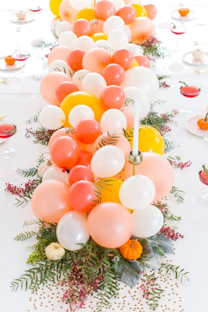 15 Ways to Decorate a Table with a Balloon Centerpiece on Love the Day
