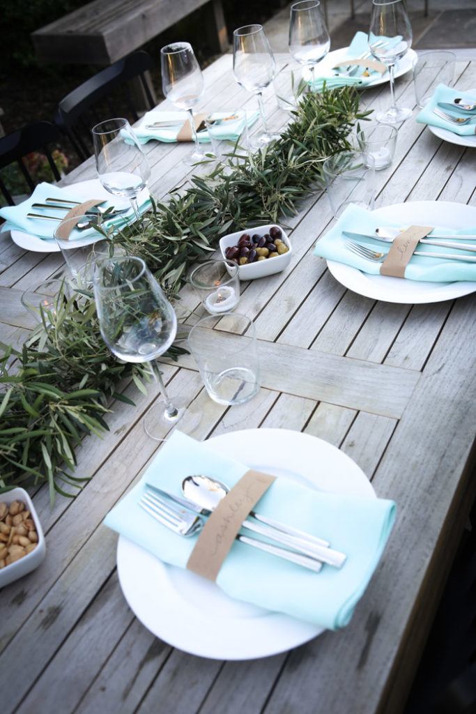 15 Centerpiece Ideas for a Dinner Party on Love the Day