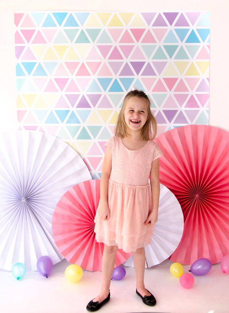 Free Geometric Backdrop Download by Lindi Haws of Love The Day