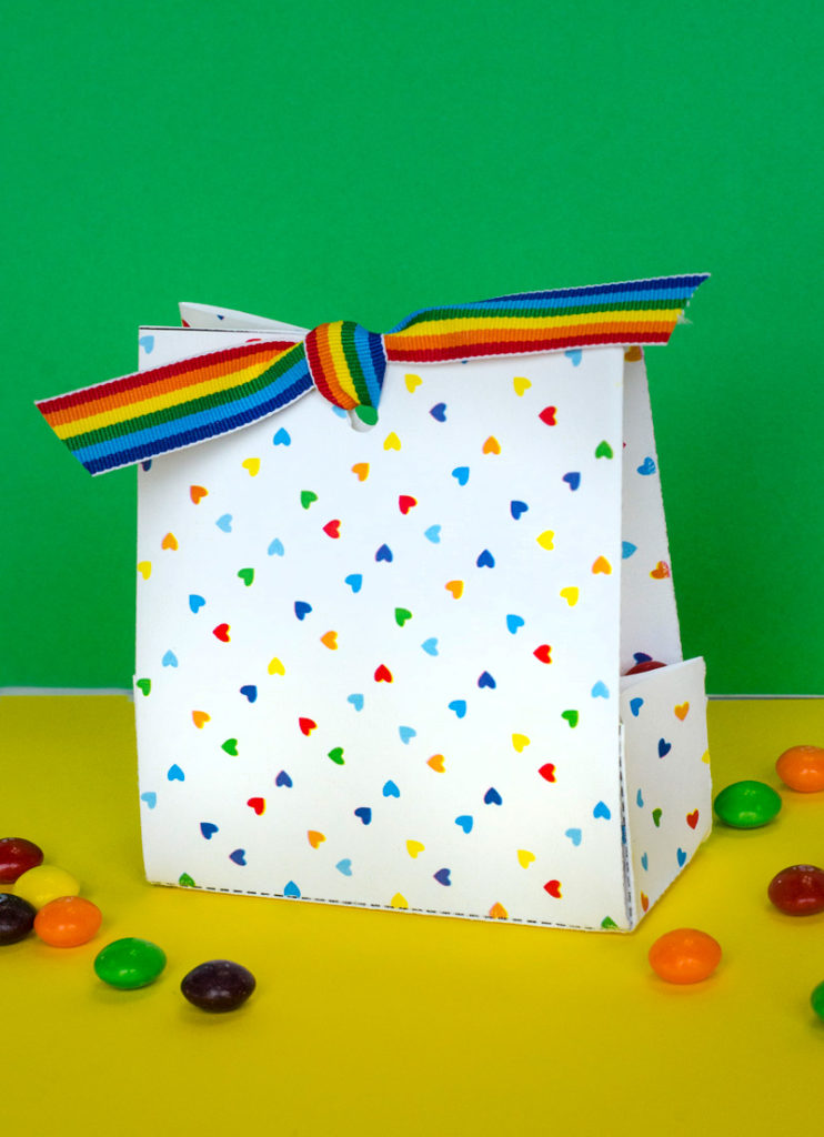 FREE Printable Rainbow Treat Bags by Lindi Haws of Love The Day