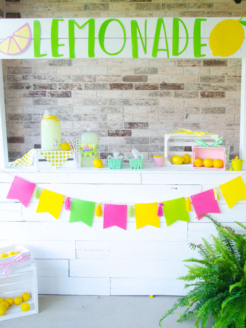 3 Lemonade Stand Decoration Ideas To Attract Business by Lindi Haws of Love The Day