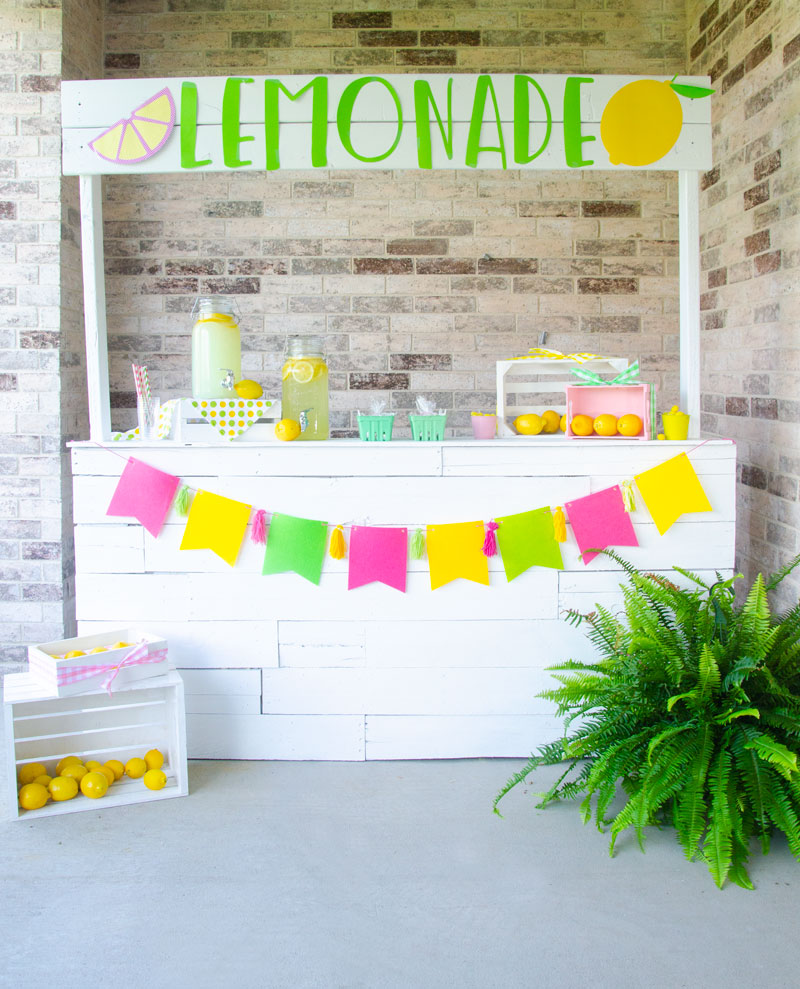 3 Lemonade Stand Decorating Ideas To Attract Business by Lindi Haws of Love The Day