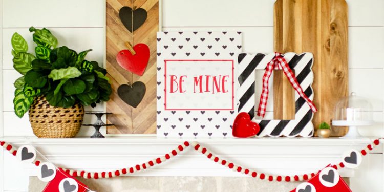FREE Printable Valentine Poster by Lindi Haws of Love The Day