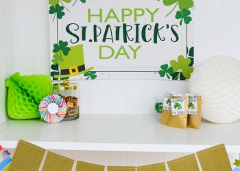 St. Patrick's Day Backdrop - FREE PRINTABLE