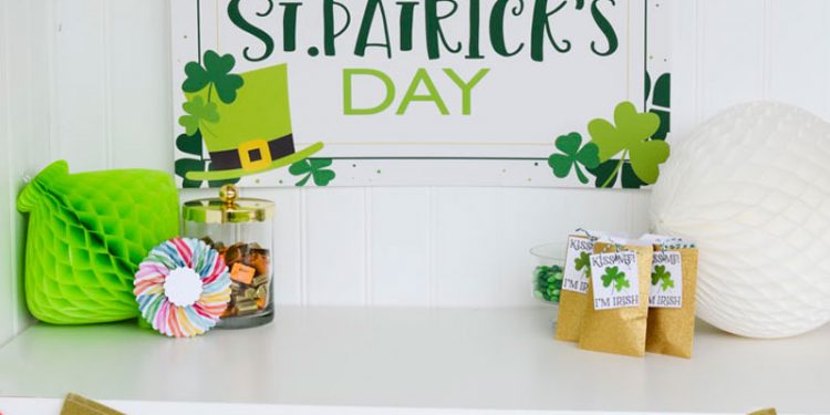 St. Patrick's Day Backdrop - FREE PRINTABLE